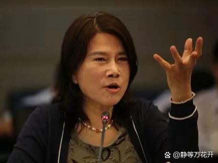 2025新澳门彩历史记录和董明珠谈格力拒贴牌与董明珠接手格力的故事和经历